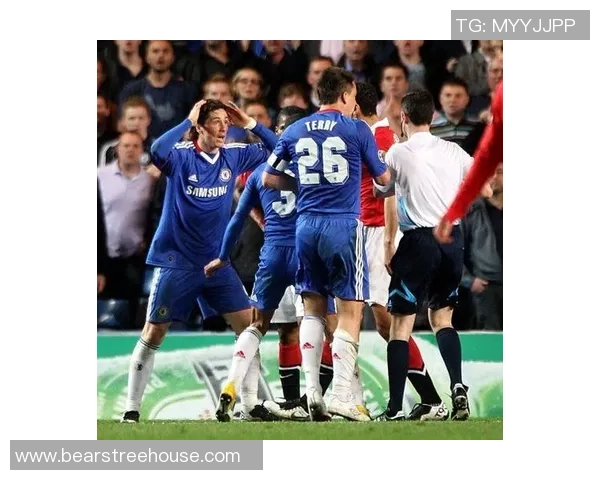 意甲焦点战波尔图与皇马激战成平局红牌争议引发全场热议