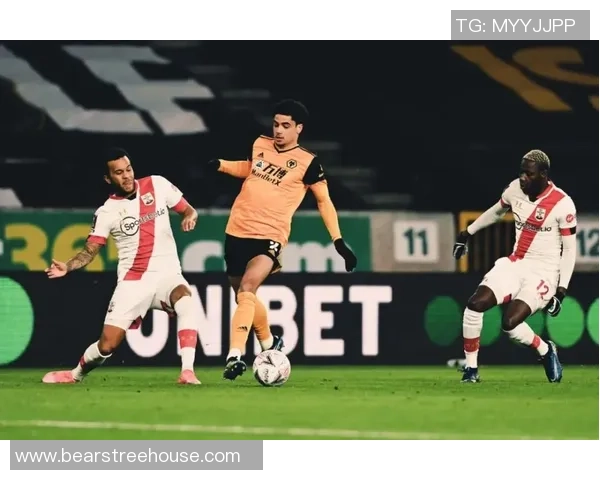 足总杯惊现冷门曼联与阿森纳鏖战至平局绝杀瞬间引发全场沸腾