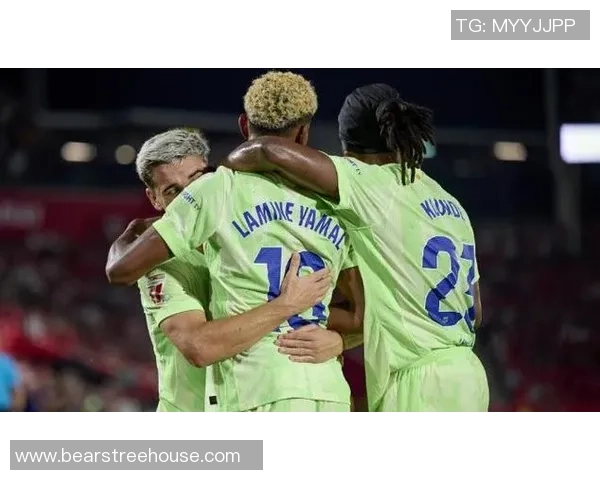 马竞友谊赛大胜曼联四球完胜绝杀瞬间引发争议判罚热议