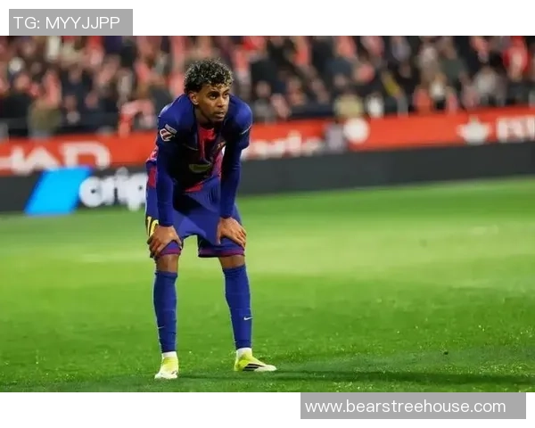 足总杯激战巴萨凭借帽子戏法力克曼联全场沸腾的精彩瞬间回顾