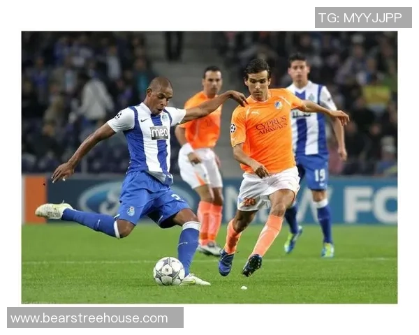 中超联赛波尔图与阿森纳战平帽子戏法瞬间点燃全场激情